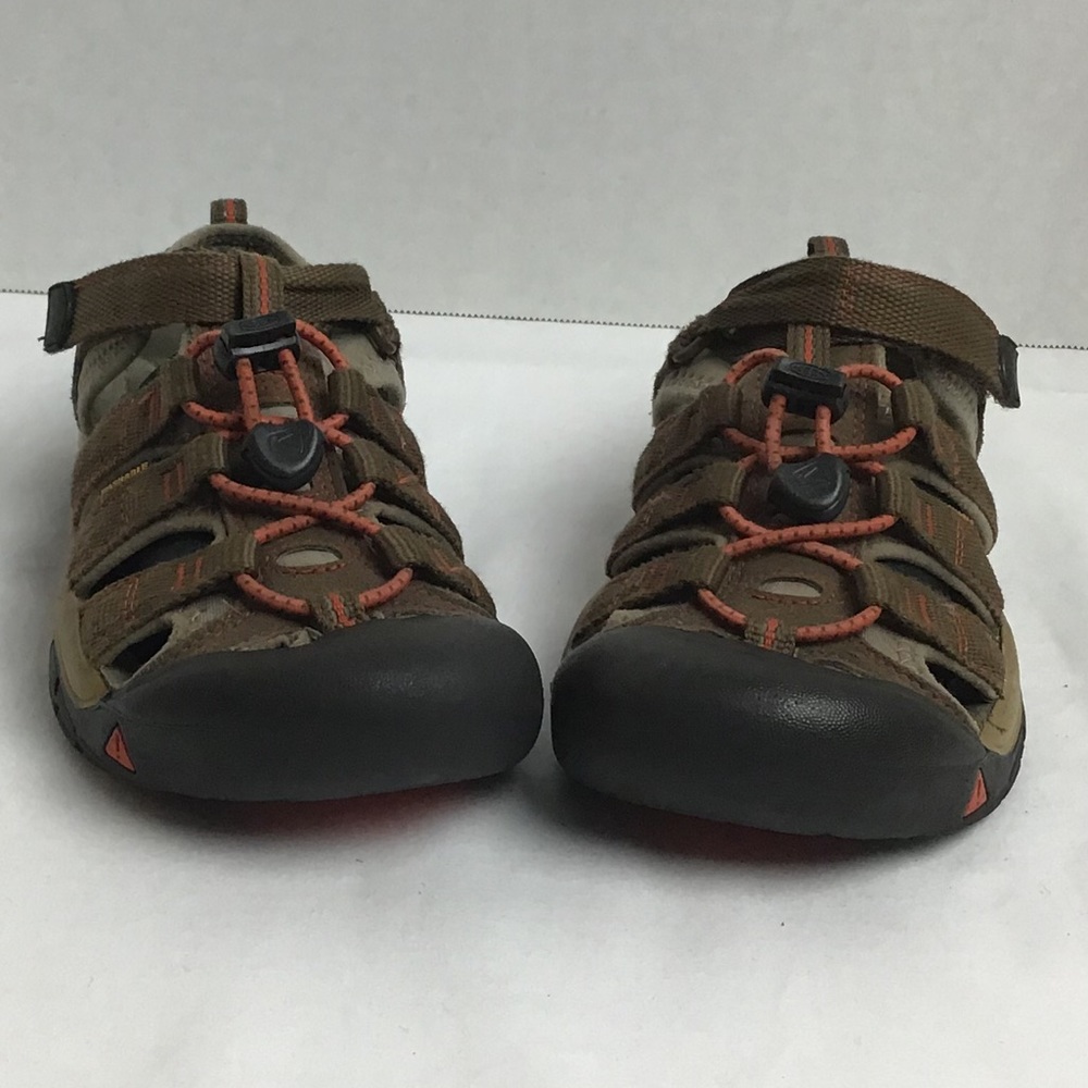 Keen youth brown outdoor trail sandals. 3